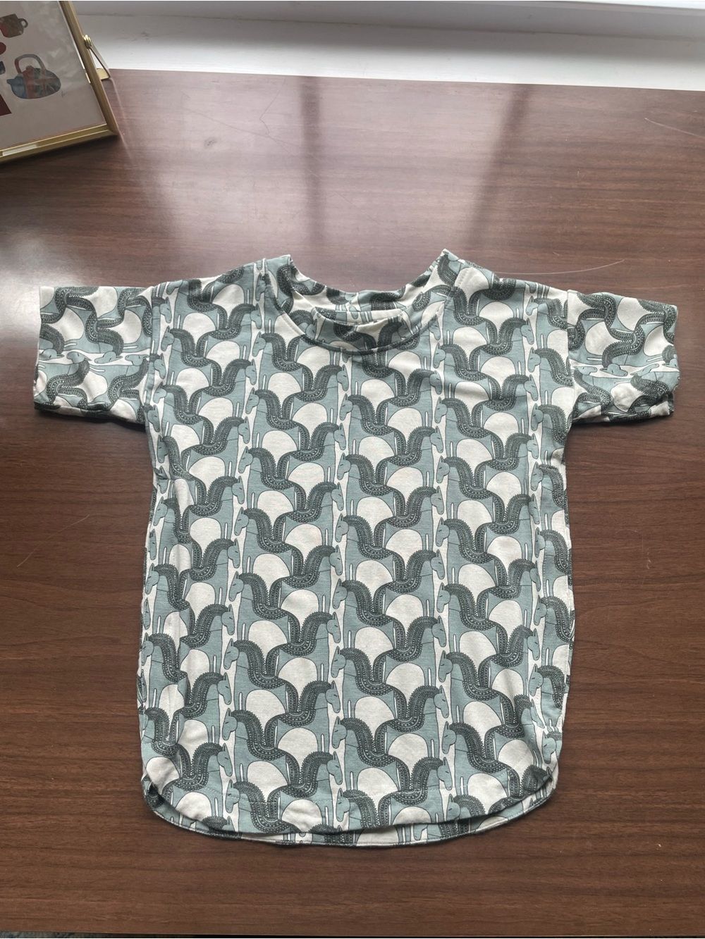 kate quinn Short-Sleeve Geometric Tee
